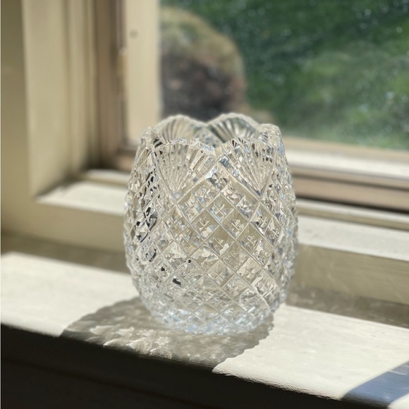 VINTAGE, BOHEMIAN LEAD CRYSTAL VASE. MADE IN CZECHOSLOVAKIA. 3 1/8”W X 3 1/2”H - Picture 5 of 8